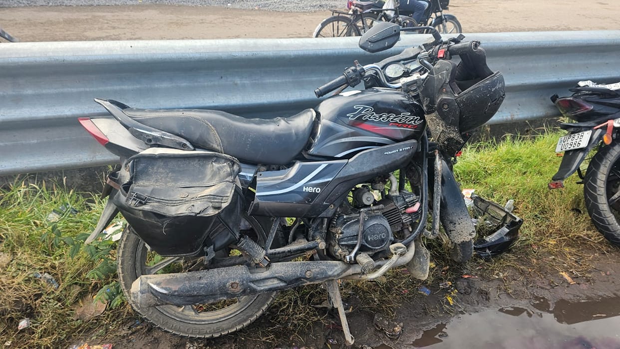 Accident Two Brothers Among Three Injured on Agra Highway