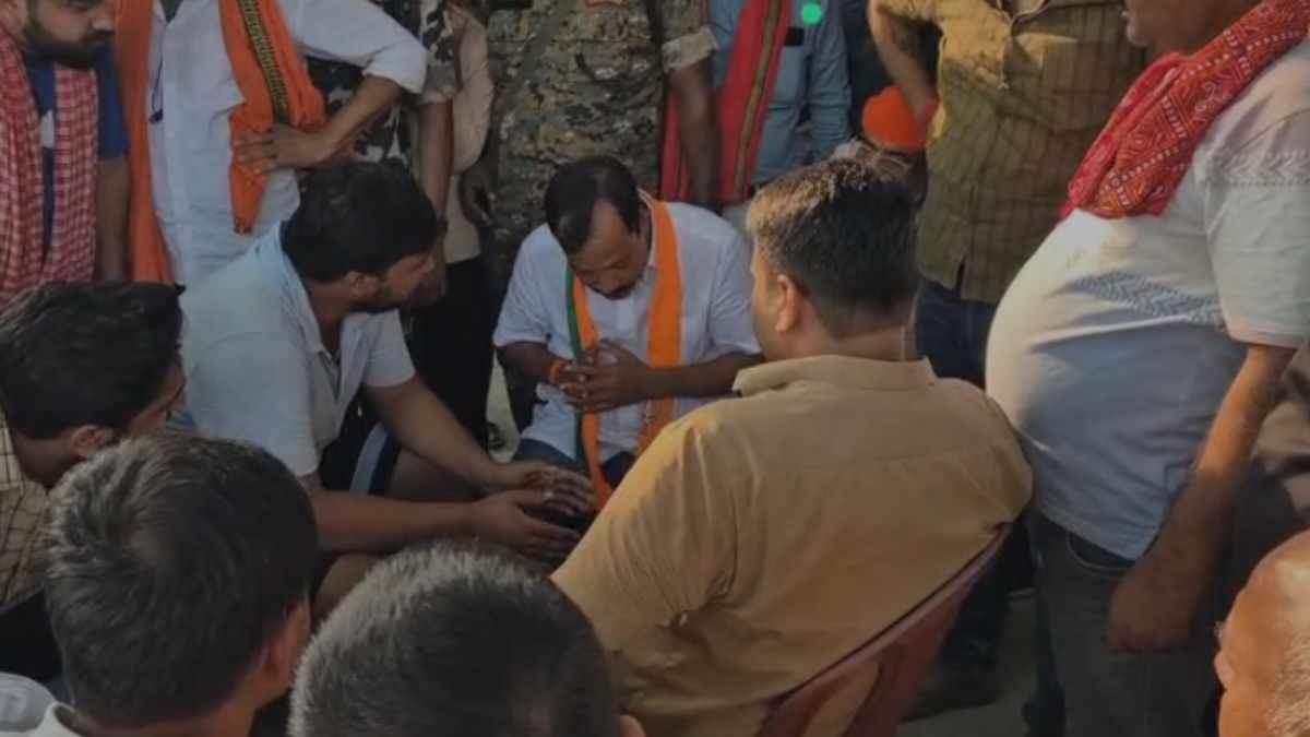 बीजेपी विधायक पर फूटा जनता का गुस्सा