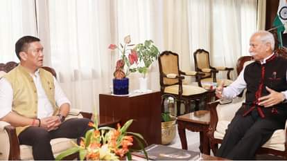 सीएम पेमा खांडू और राज्यपाल केटी परनाइक