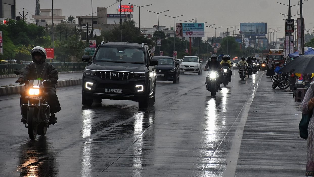 Weather in UP: October feels like December, with drizzle causing mercury to drop 8.2 degrees in two days