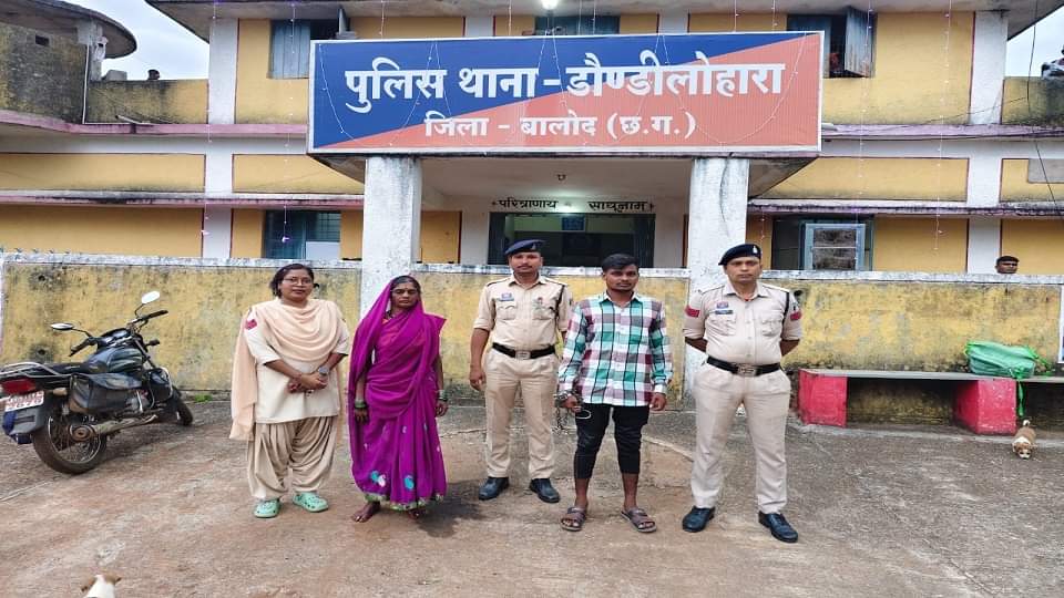 पुलिस की गिरफ्त में आरोपी