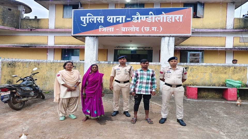 पुलिस की गिरफ्त में आरोपी
