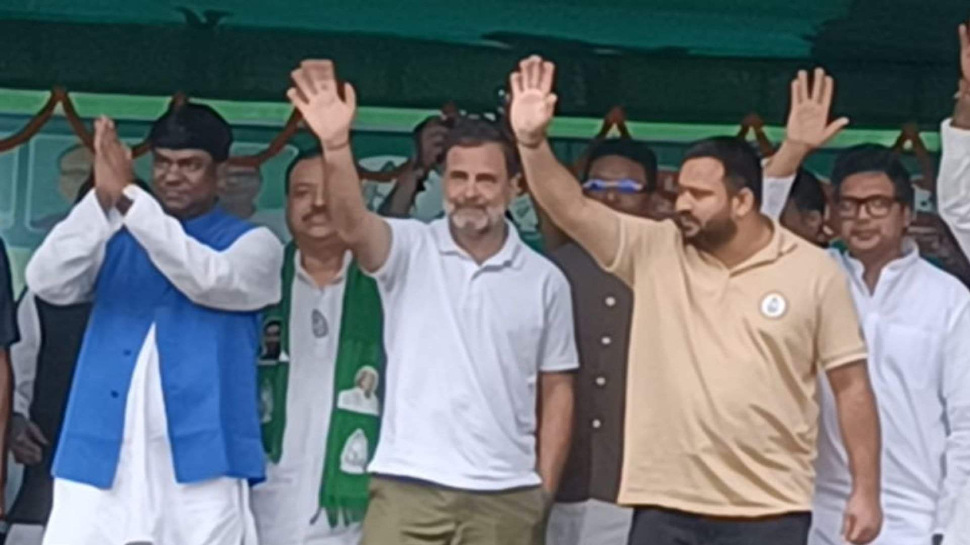 राहुल गांधी के साथ तेजस्वी यादव