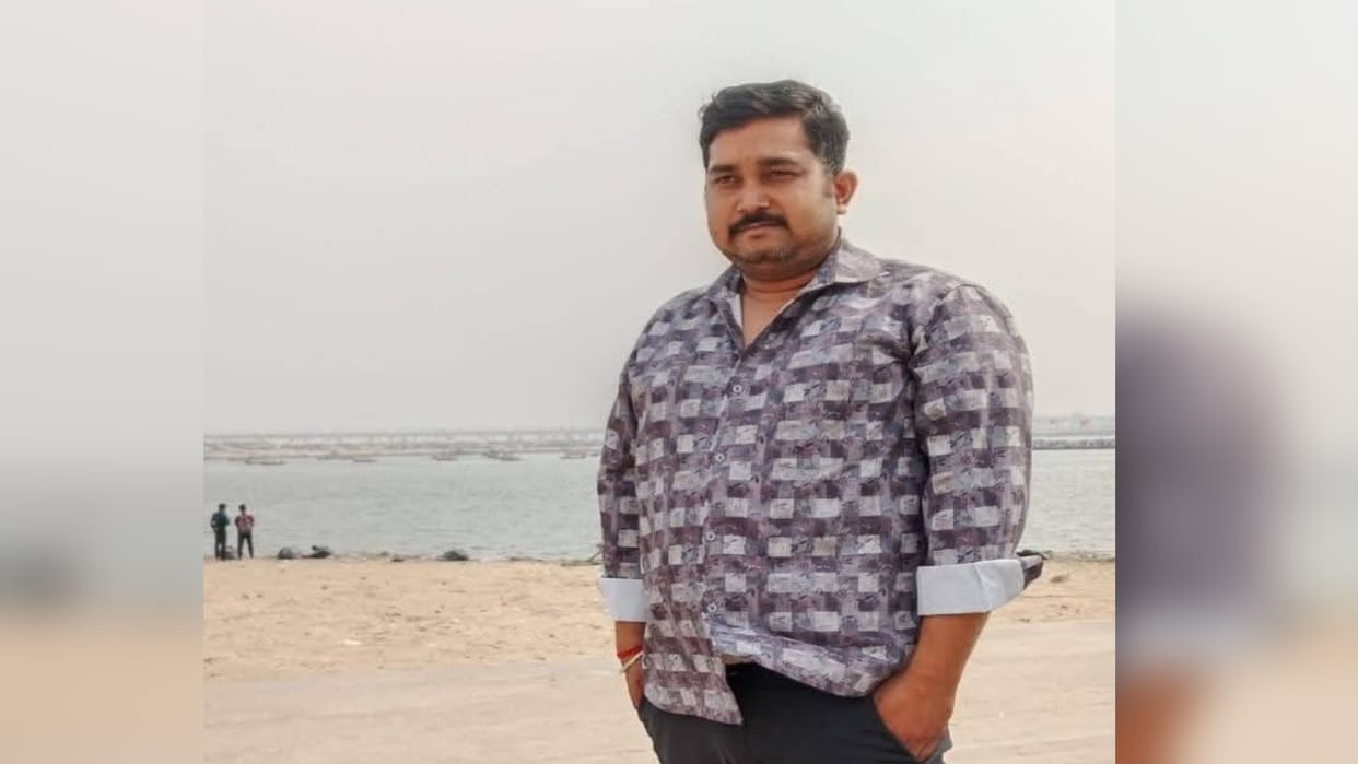 Prayagraj Accident: Rohit left home to call a welder... the accident claimed his life.