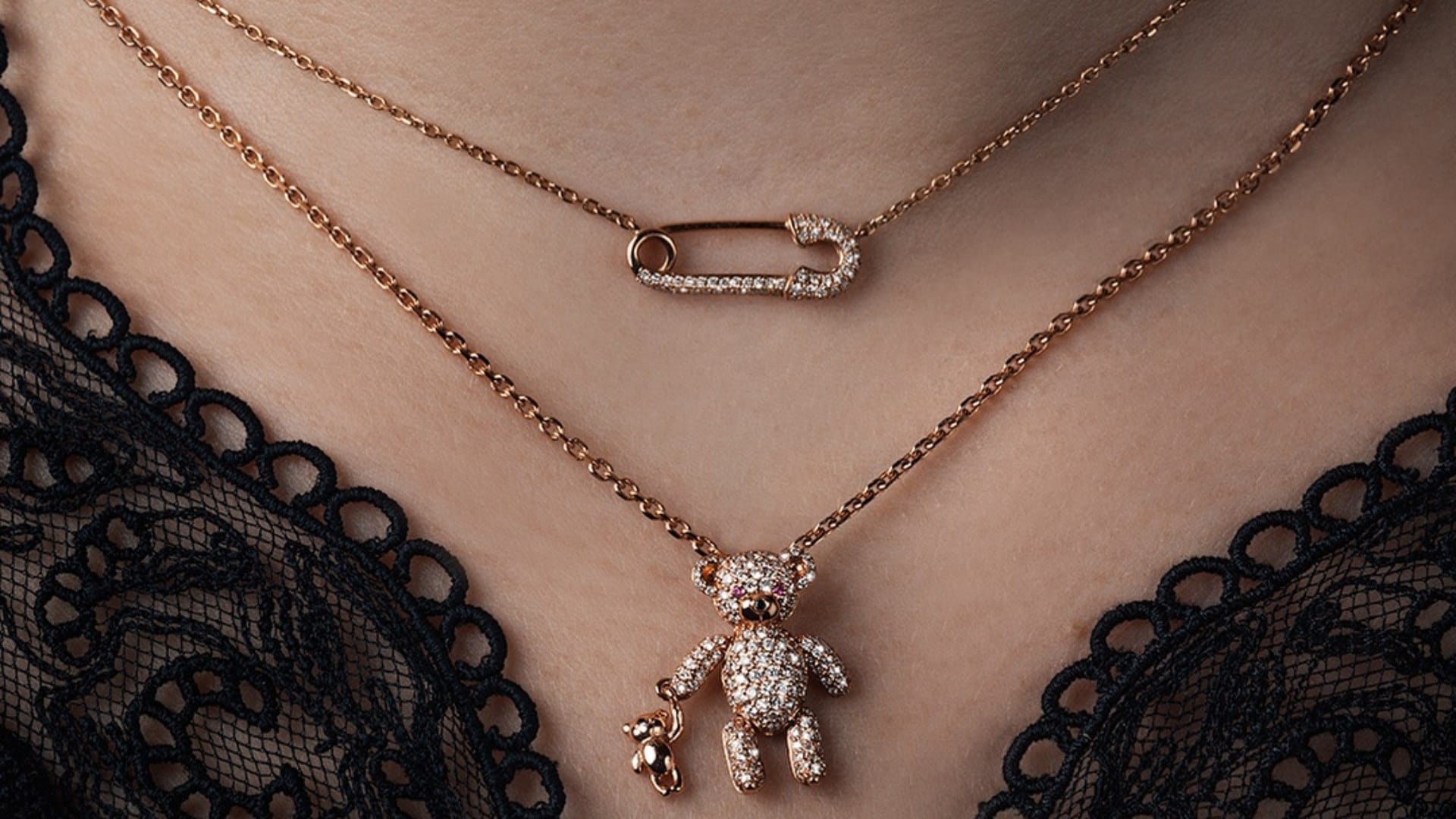 why young generation wear safety pin as necklace details behind safety pin accessory