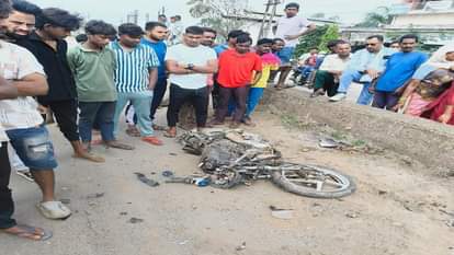 सड़क हादसे में  दो की मौत