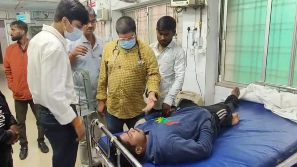Mahoba: Young man consumes poison after posting a video on Instagram; condition critical