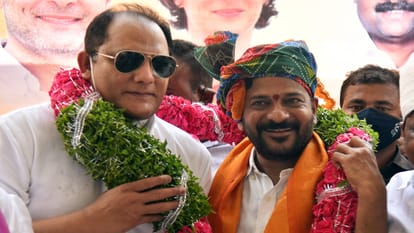 तेलंगाना सीएम रेवंत रेड्डी के साथ कांग्रेस नेता मोहम्मद अजहरुद्दीन (फाइल फोटो)