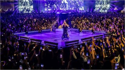 Grammy Award winner Enrique Iglesias lights up Mumbai with his maiden concert in city thanks fans for love