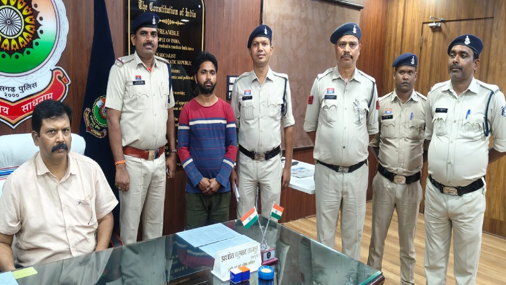 पुलिस के गिरफ्त में आरोपी