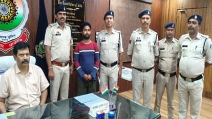 पुलिस के गिरफ्त में आरोपी