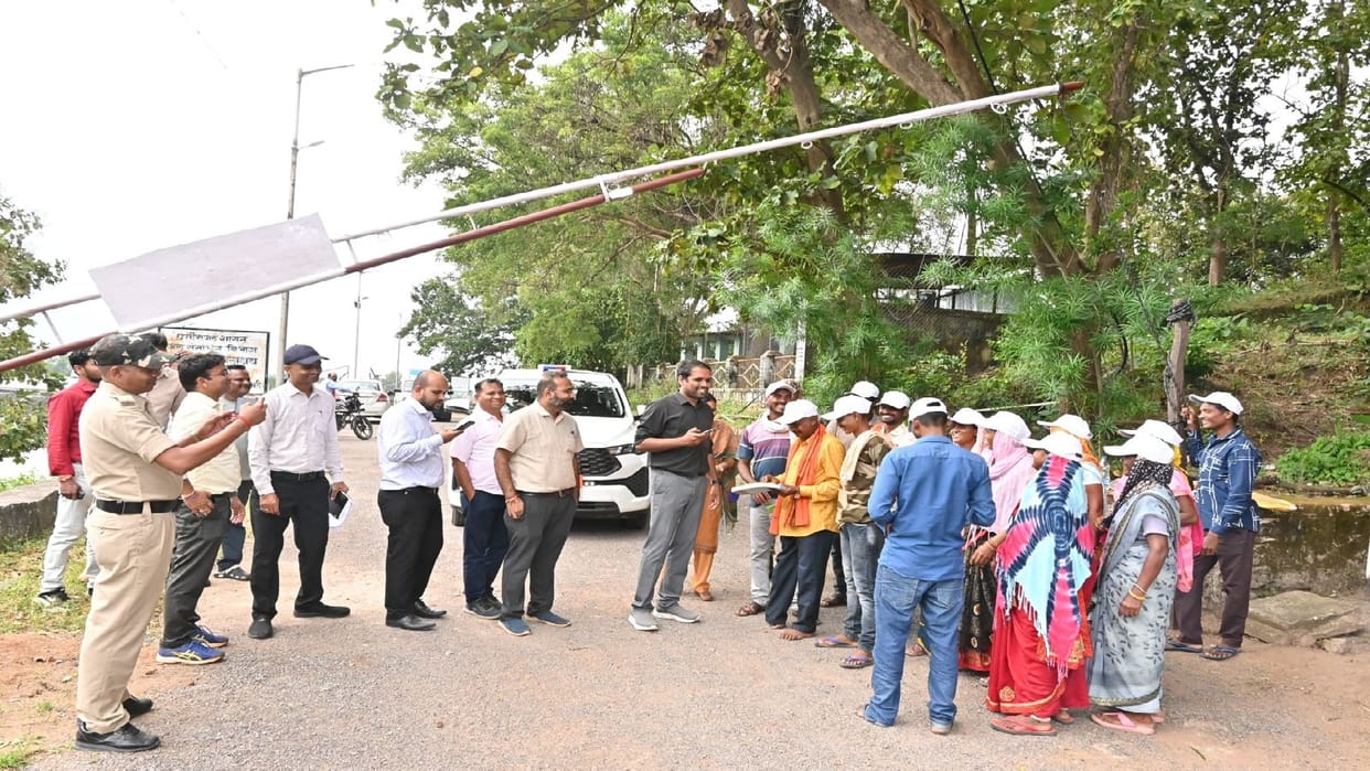 Collector visited Madamsilli Dam