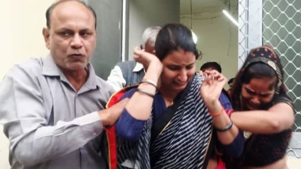 Man Standing with people gambling in Shahjahanpur Upon seeing police he jumped into river and died