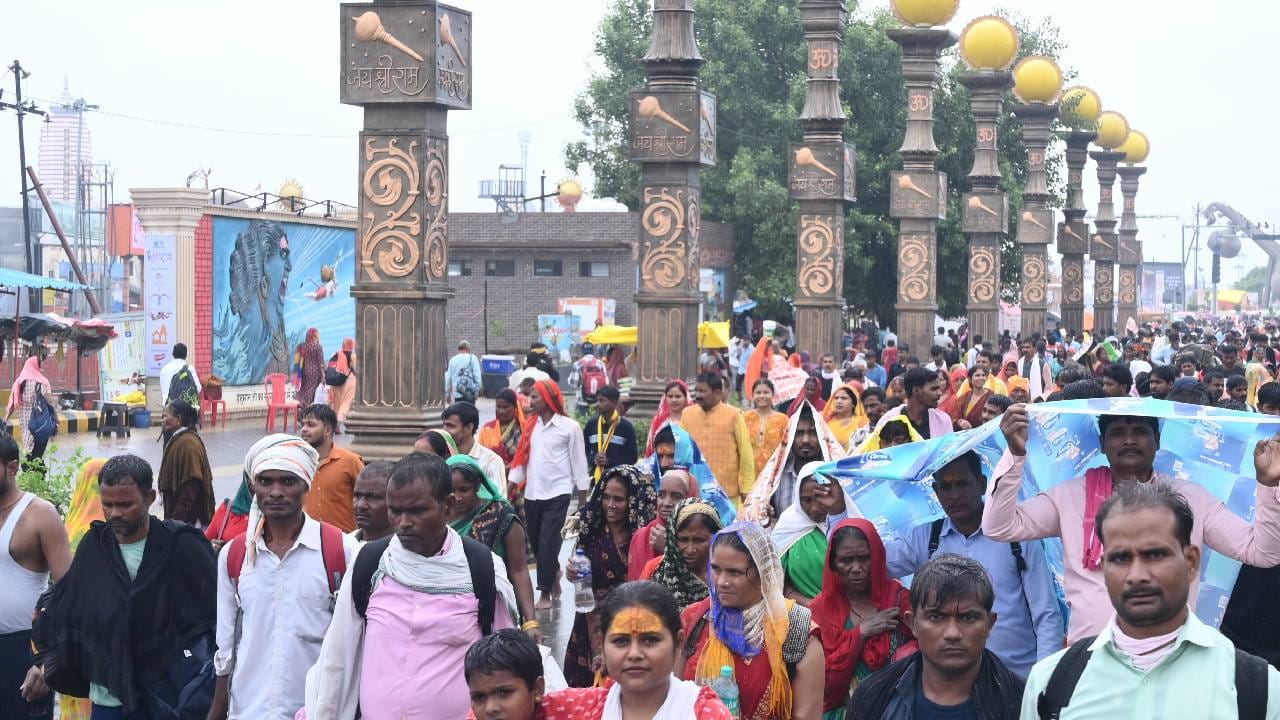 Ayodhya: Chaurasi Kosi Parikrama… 25 lakh devotees reached amidst rain, Saryu banks echoed with the name 'Ram'