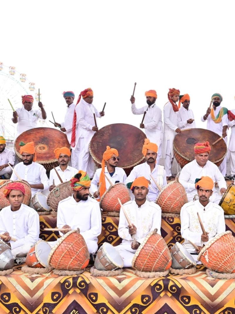 विश्व प्रसिद्ध अंतरराष्ट्रीय पुष्कर मेले का हुआ शुभारंभ, 101 नगाड़ों से बना विश्व रिकॉर्ड