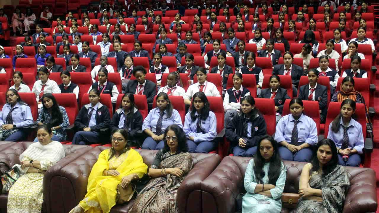 Amar Ujala Foundation Cancer Awareness Program Minister Rekha Arya said treatment is possible do not hide it