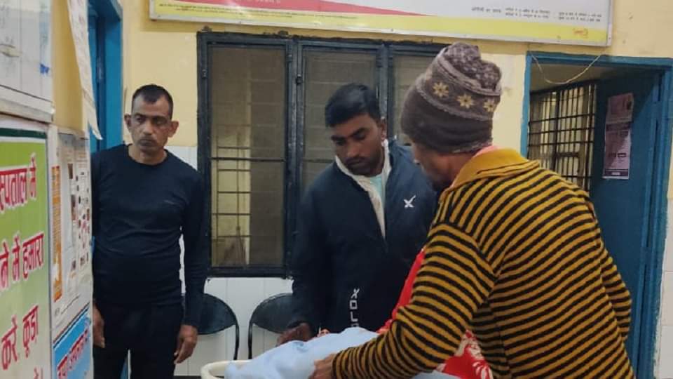 अस्पताल में परिजन।