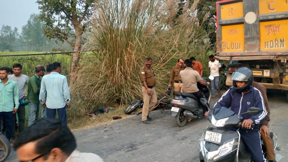 Roorkee Accident Loader vehicle hits bike near Telpura Jija Sala Died On spot