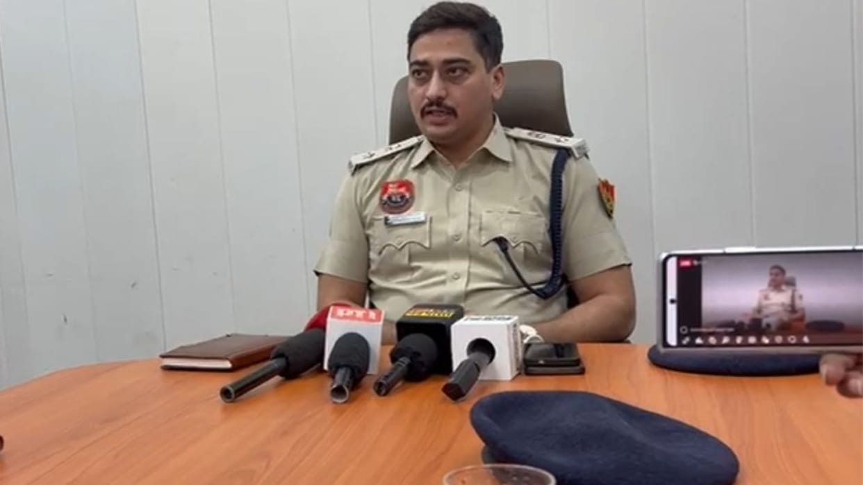 Gurugram Police alert regarding complete ban of BS-third vehicles in Delhi
