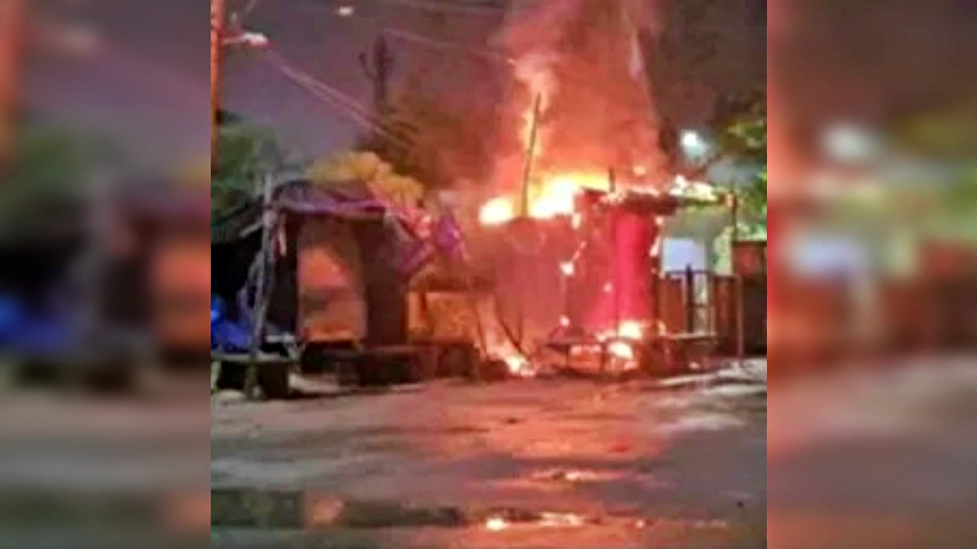 भीषण आग की लपटों में घिरी चूड़ियों की दुकान