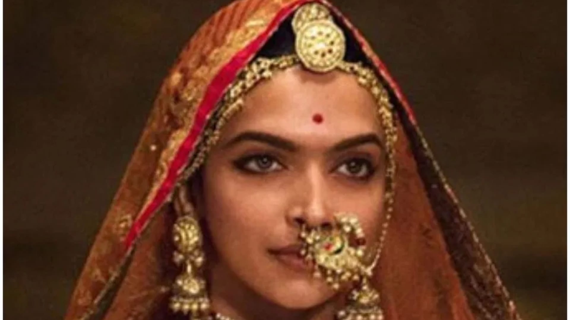 how to choose right maang tikka for wedding season