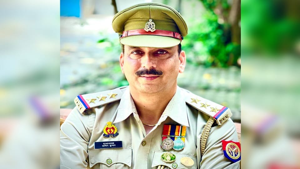 STF Noida Inspector Sachin Kumar received Home Minister Efficiency Medal
