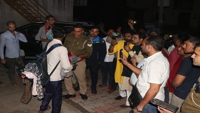 Bijnor: When the family members were not able to talk to him, the young man committed suicide