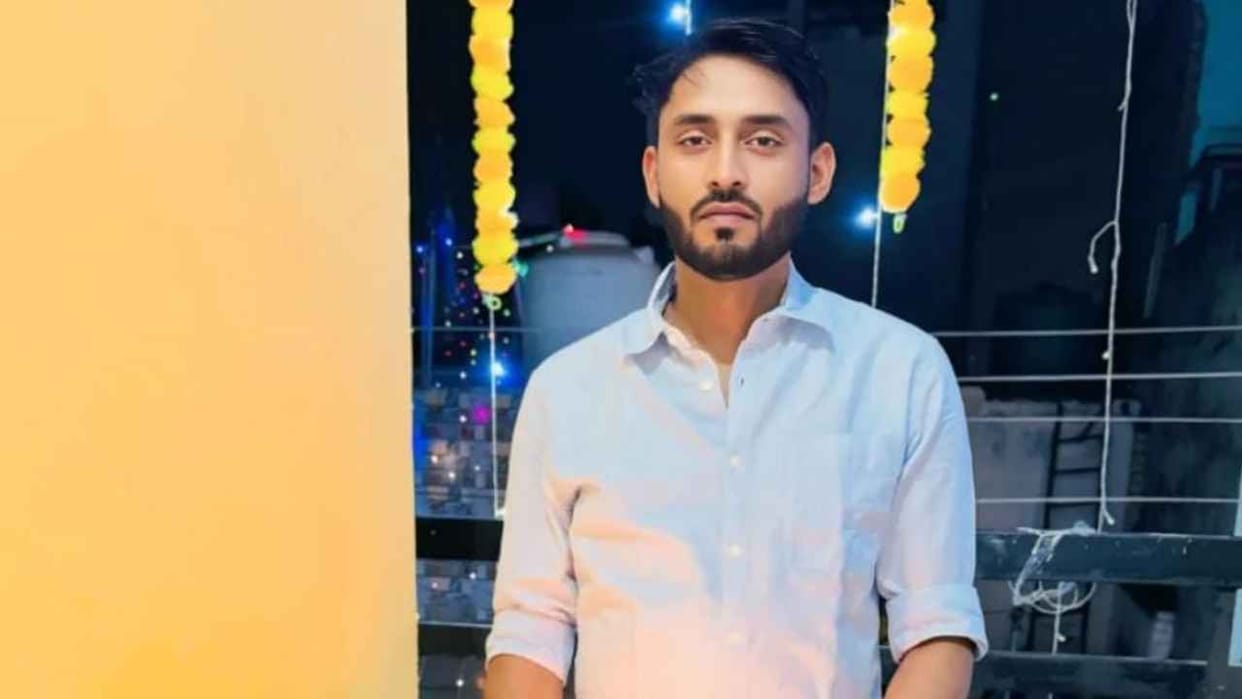 young man committed suicide by jumping from  20th floor in Greater Noida