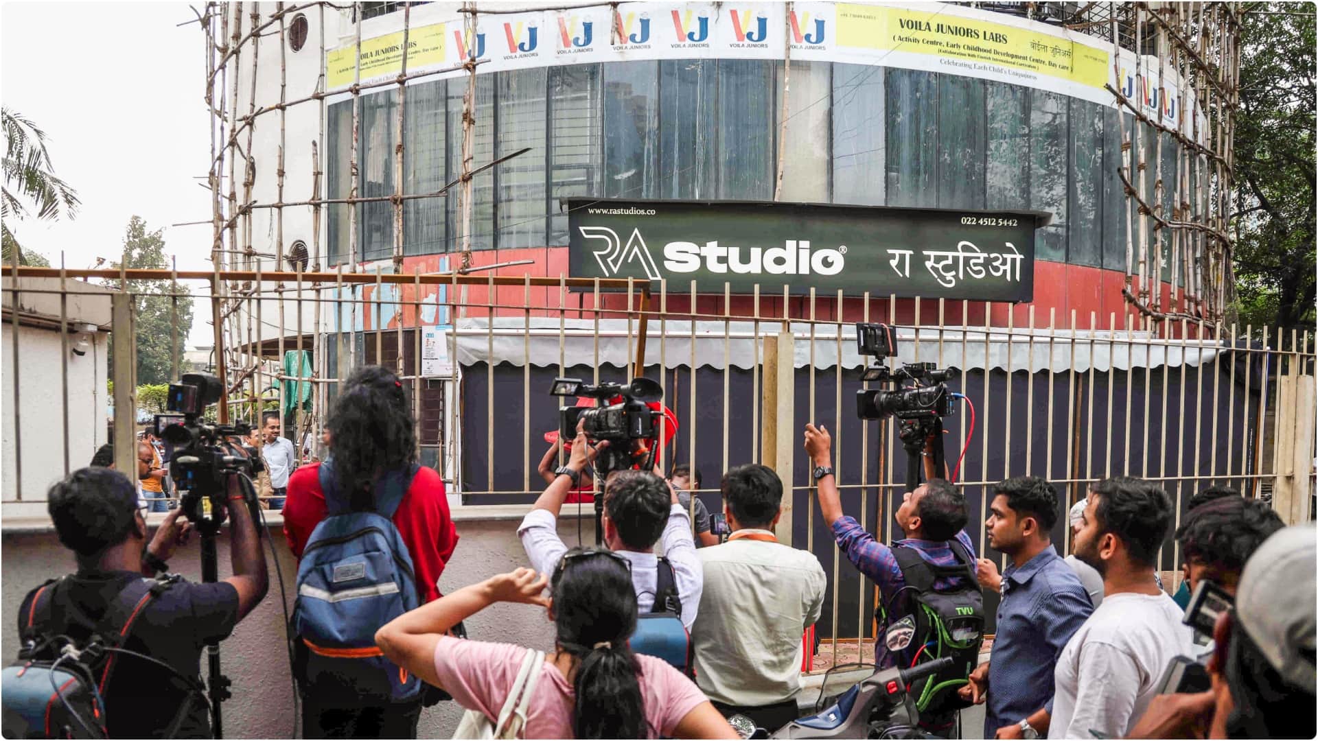 मुंबई का आर ए स्टूडियो, जहां बच्चों को बनाया था बंधक