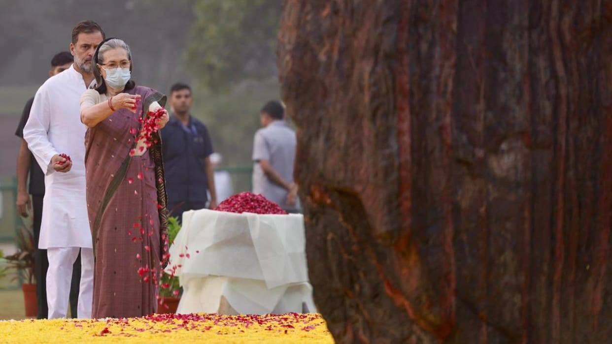 'She taught us nothing is more important than India's self-respect': Cong pays tributes Indira death anniv