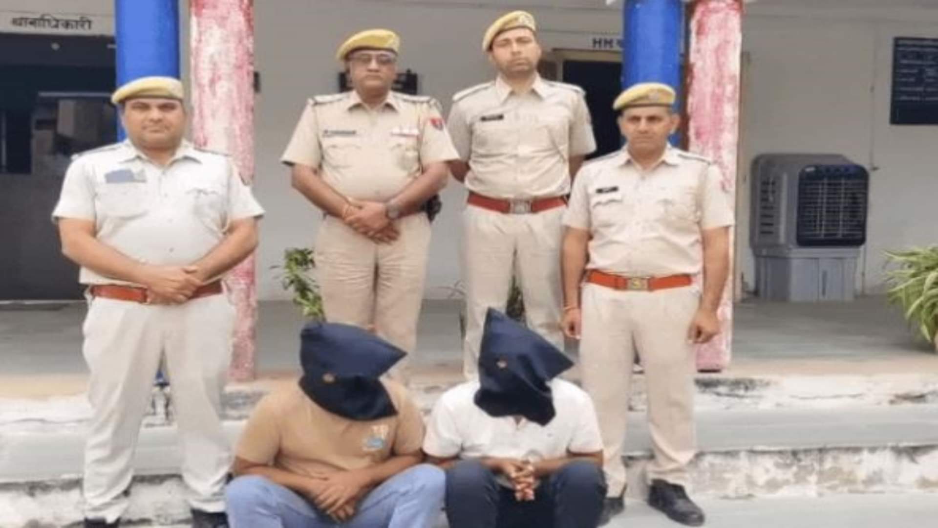 साधु के वेश में लूट करने वाले दो बदमाश गिरफ्तार