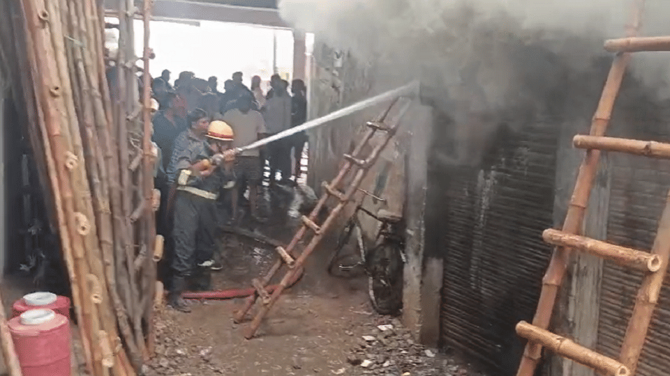 fire broke out in an electrical goods shop