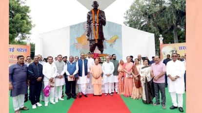 Sardar Patel's birth anniversary: Chief Minister Yogi Adityanath flags off Run for Unity