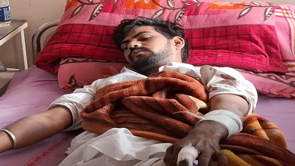 Auto driver brutally beaten by miscreants in Bhiwani