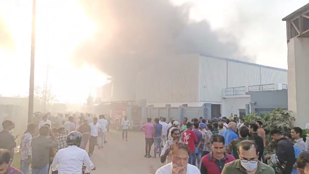 Solan: Fire breaks out at a pharmaceutical company in Baddi police station, fearing loss of lakhs