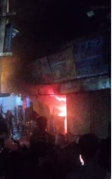 Bhopal News: Fire broke out at an illegal gas refilling center in Bhopal's Ashoka Garden, a major accident was