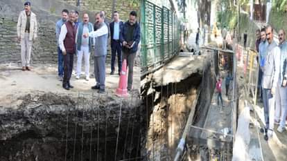 सीएम सुक्खू ने किया भूमिगत डक्ट कार्य का निरीक्षण।