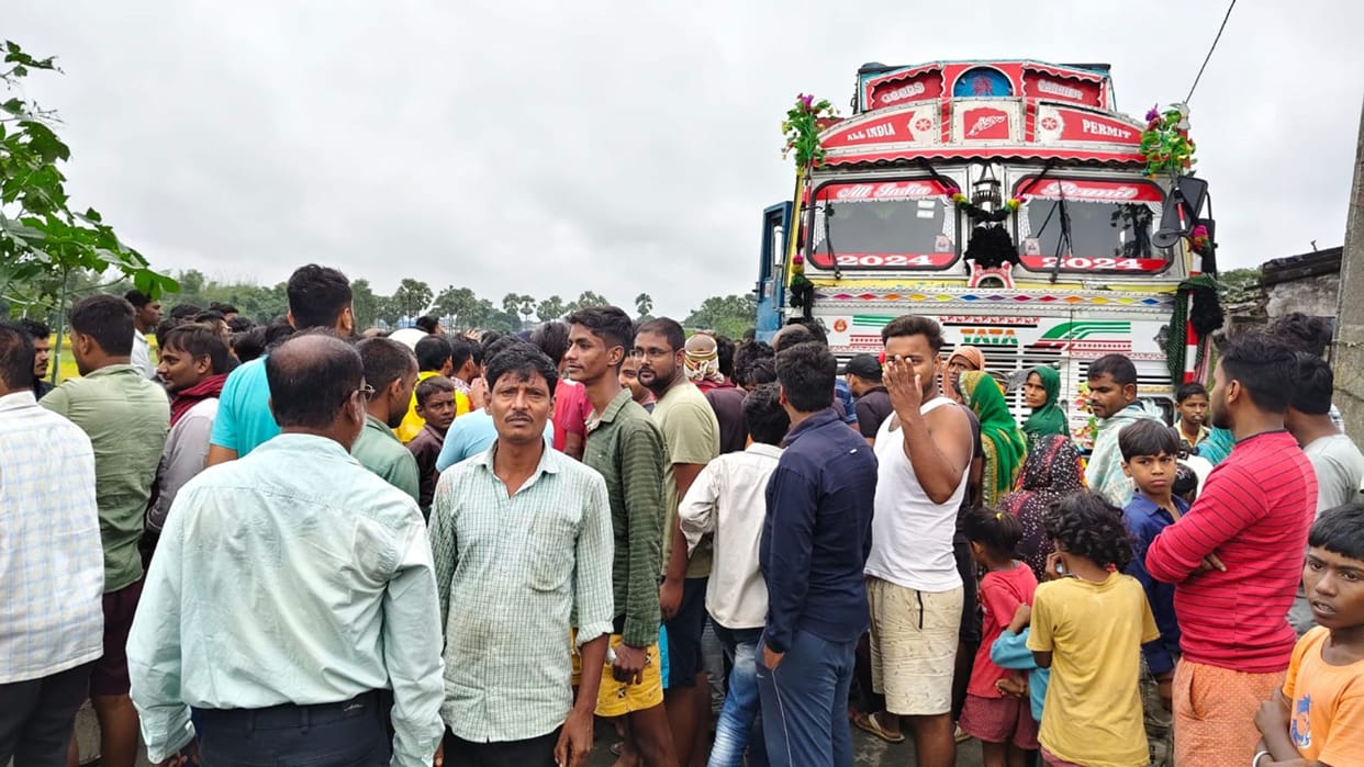 Two people died in a road accident in Saharsa National Highway 107 was blocked for four hours