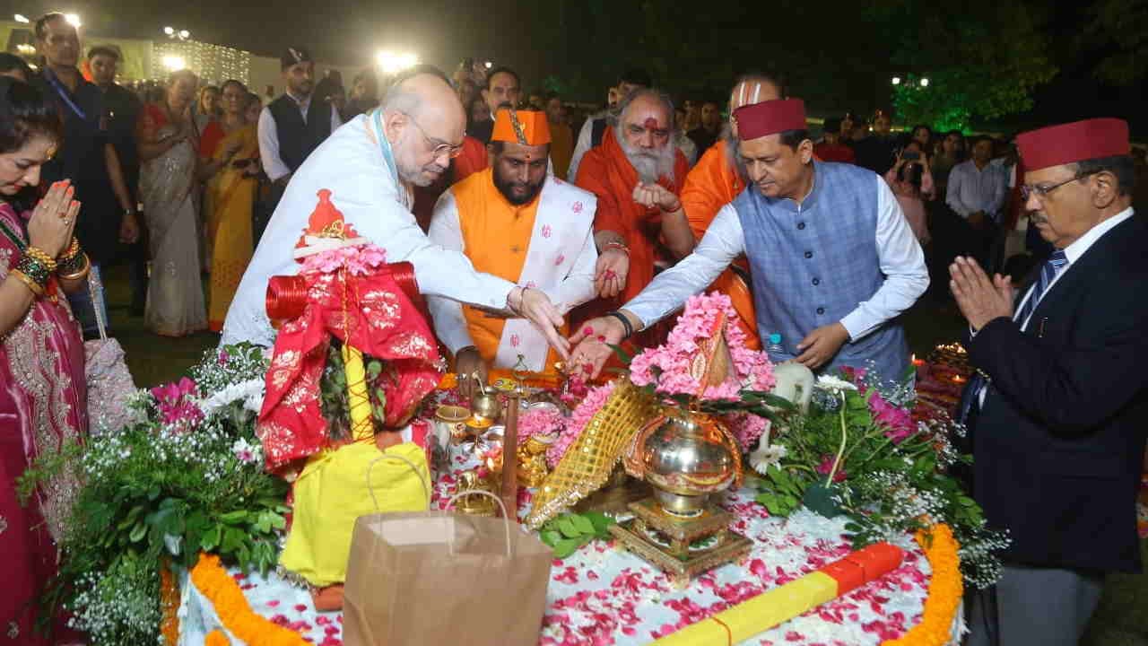 Igas festival Budhi Diwali celebrations in Uttarakhand CM Dhami extended his best wishes people played Bhailo