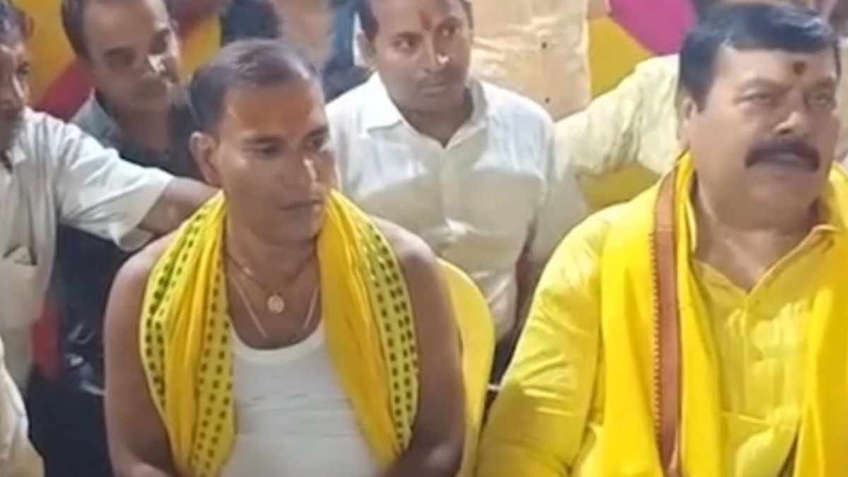 Jehanabad MP Dr. Surendra Prasad Yadav's controversial statement on women goes viral, RJD says the video is a