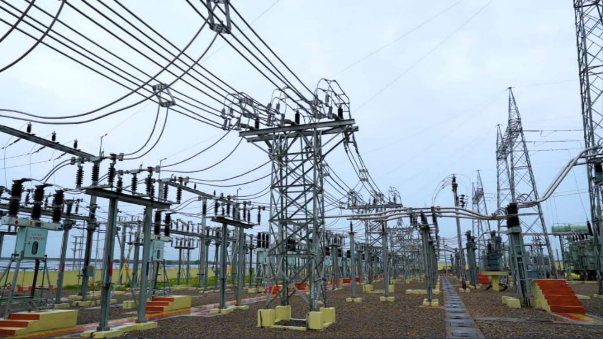 MP Foundation Day Rewa Solar Power to Light Up Indore and Bhopal Metro Projects news in Hindi