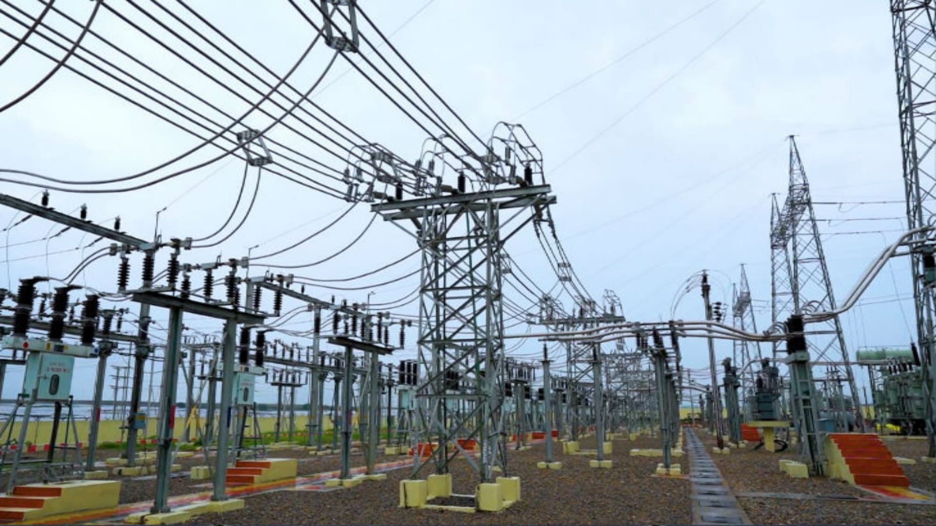 MP Foundation Day Rewa Solar Power to Light Up Indore and Bhopal Metro Projects news in Hindi