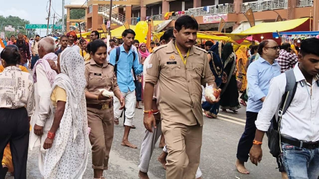 Panchkosi Parikrama Ayodhya 2025 Lakhs of Devotees Join the Holy Yatra Chanting Jai Shri Ram news in Hindi