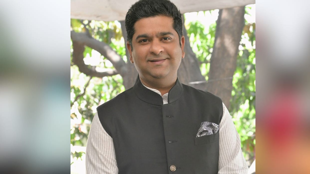 Indore News: Congress leader Pintu Joshi suffers cardiac arrest admitted to hospital news in hindi
