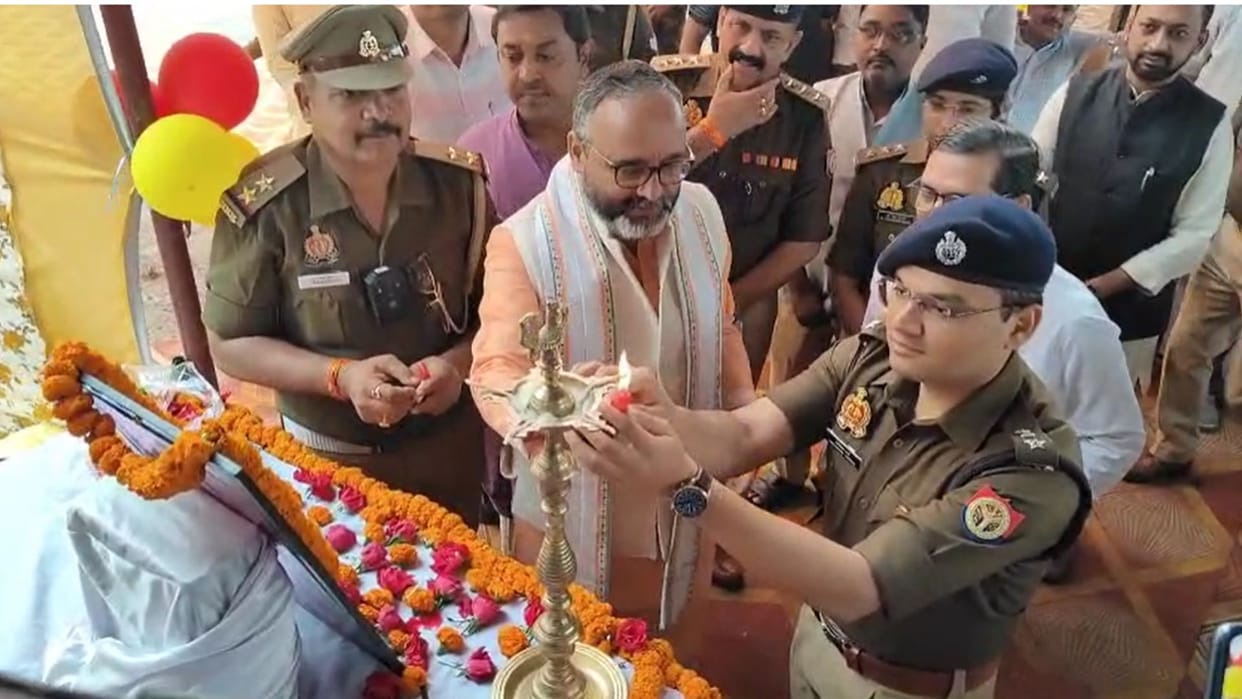 SP Abhishek Verma and MLA Bhupesh chaubey inaugurated Traffic Month in Sonbhadra