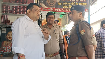 Kanpur: Thieves broke into a shop near police station and stole jewelry worth 3.3 million rupees in 20 minutes