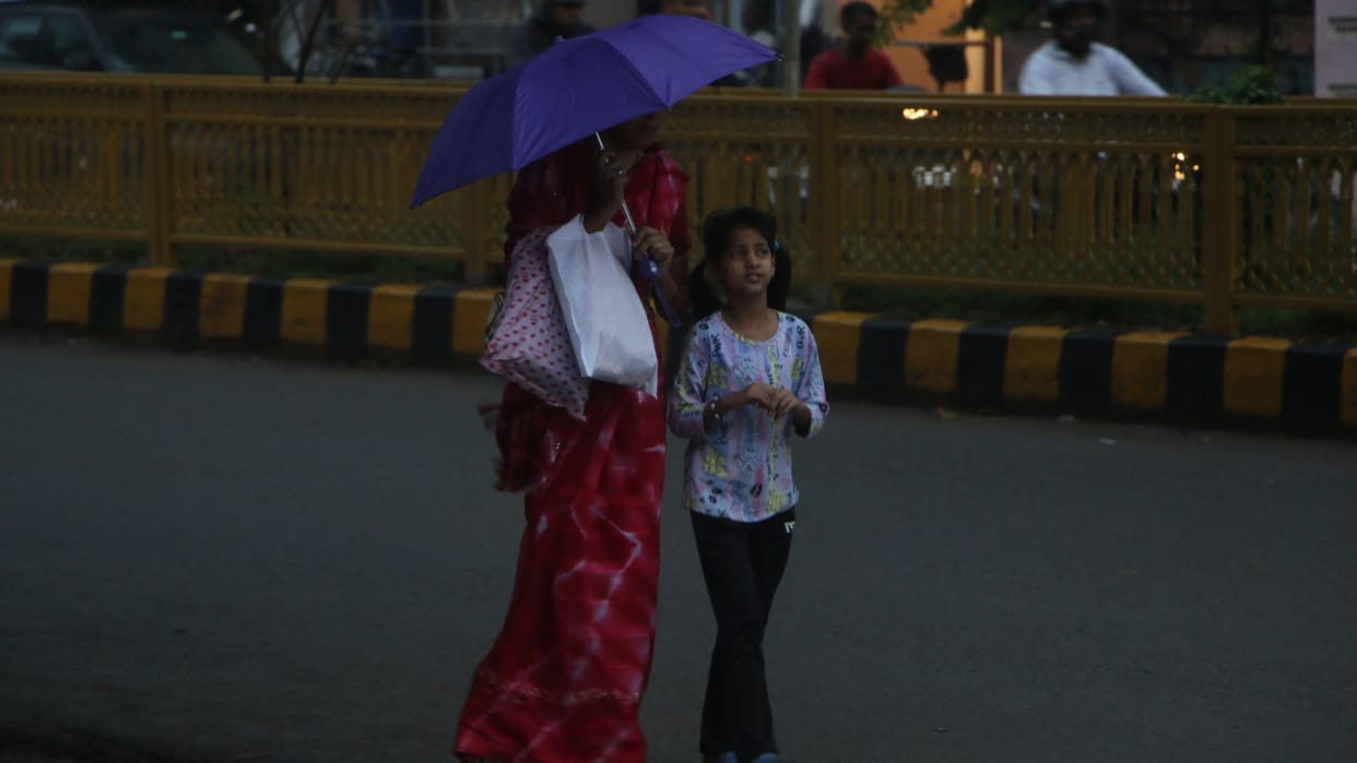 Montha impact in varanasi no sunshine on third day mercury drops 8.7 degrees in six days