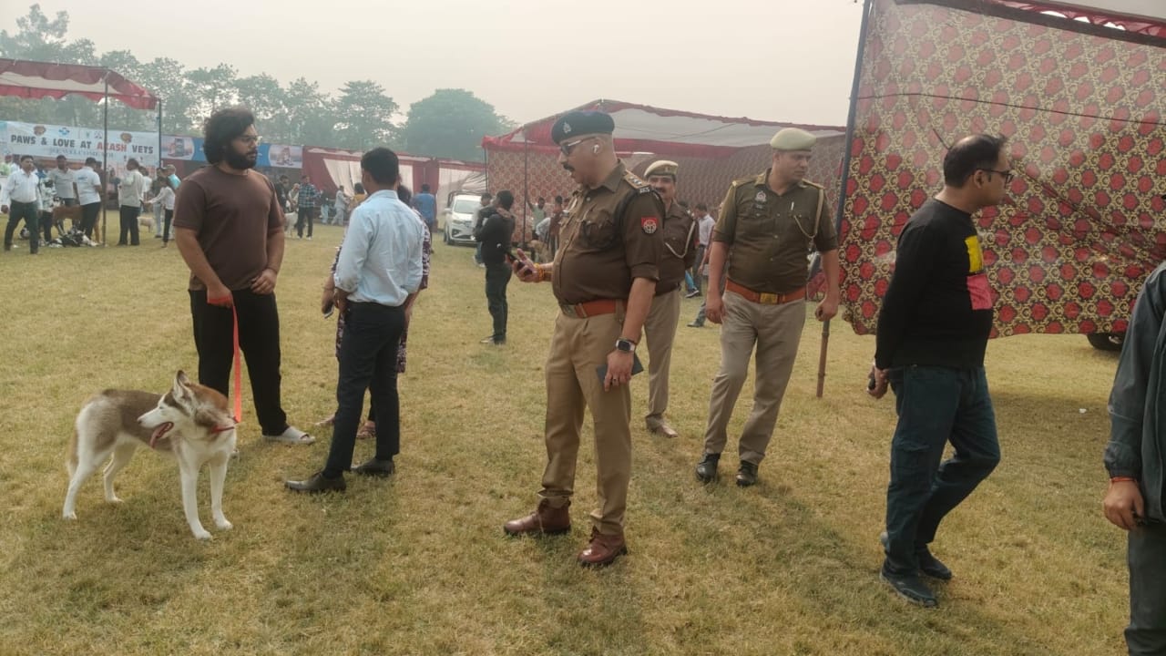 Dog show held at Bareilly IVRI People were stunned to see the world's smallest dog