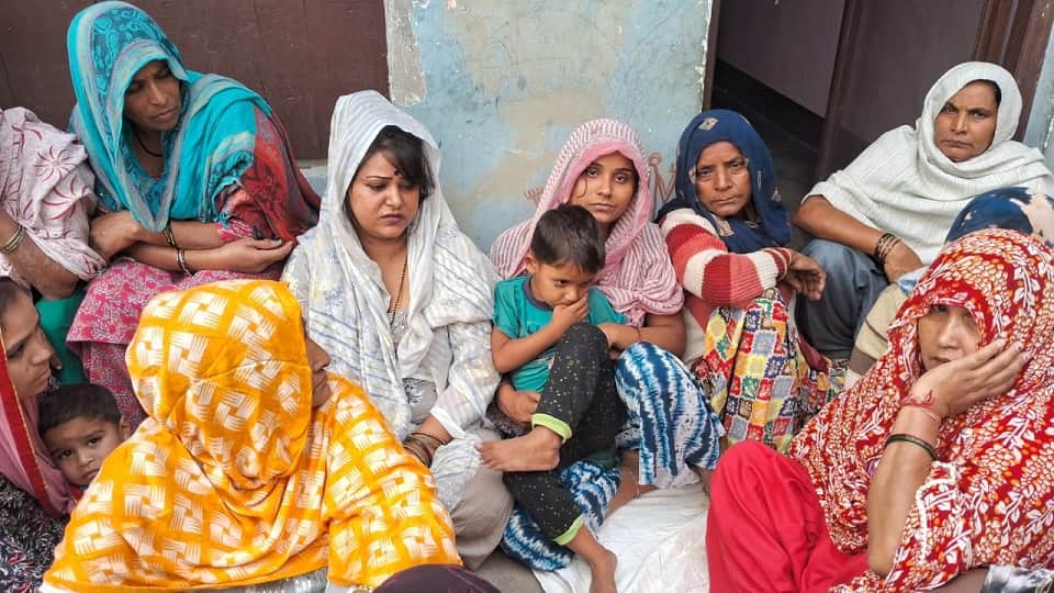 Meerut: A young man was killed by two bullets in the chest, his body was found lying in the forest