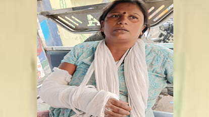 Kanpur: Two cousins standing on the side of the highway were crushed by a tanker, one dead